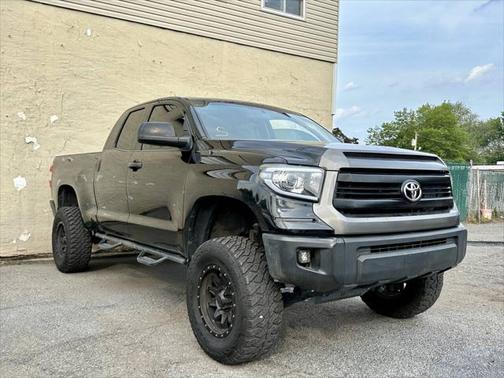 2017 Toyota Tundra SR5