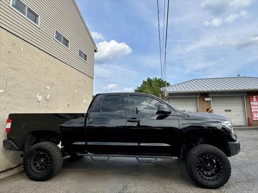 2017 Toyota Tundra SR5