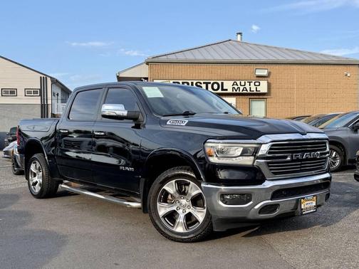 Diamond Black Crystal Pearlcoat 2020 RAM 1500 Laramie