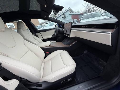 2022 Tesla Model S Base
