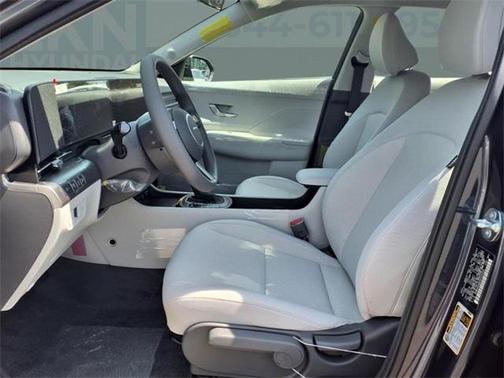 2025 Hyundai KONA SE