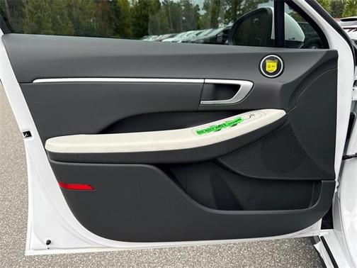 2026 Hyundai SONATA Hybrid Base