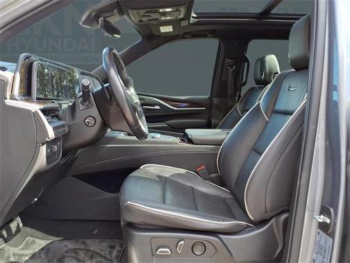 2022 Cadillac Escalade ESV Premium Luxury