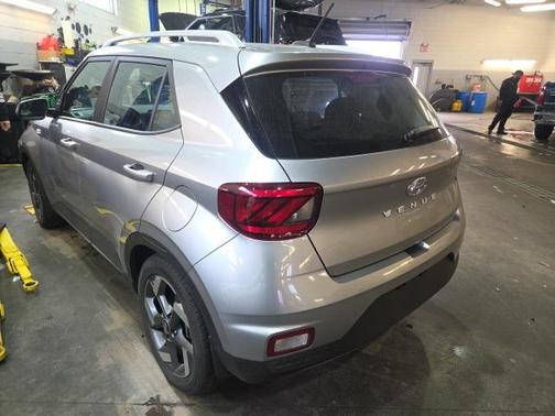 2023 Hyundai VENUE SEL