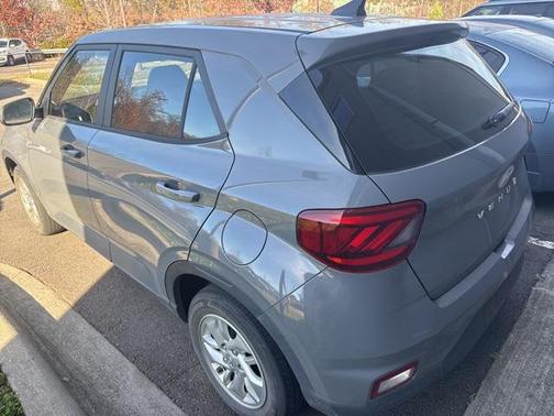 2022 Hyundai VENUE SE