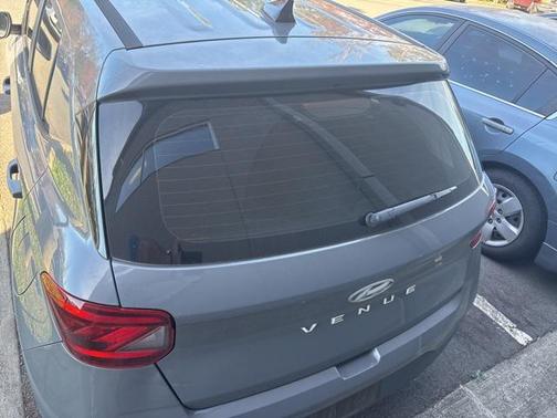 2022 Hyundai VENUE SE