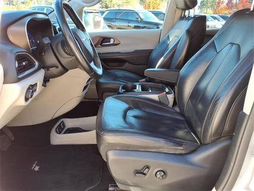 2018 Chrysler Pacifica Touring-L