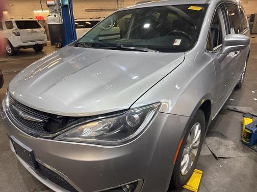 2018 Chrysler Pacifica Touring-L