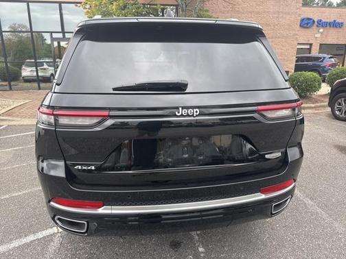 2022 Jeep Grand Cherokee Summit