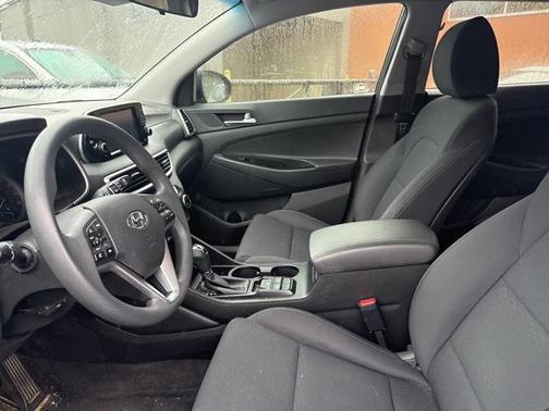 2021 Hyundai TUCSON SE
