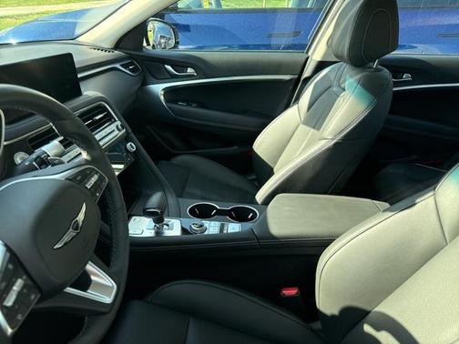 2024 Genesis G70 2.5T RWD