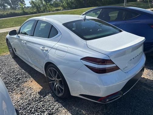 2024 Genesis G70 2.5T RWD