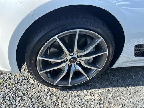 2024 Genesis G70 2.5T RWD