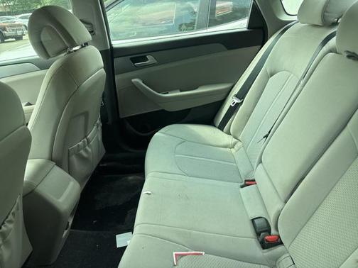 2017 Hyundai SONATA SE