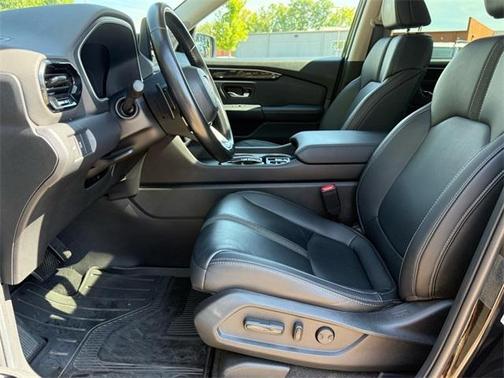 2023 Honda Pilot Touring 8-Passenger