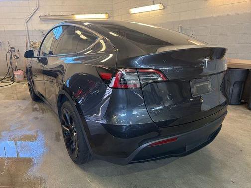 2024 Tesla Model Y Long Range Single Motor Rear-Wheel Drive