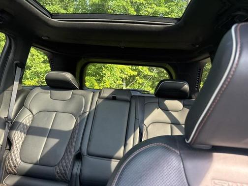 2022 Jeep Grand Cherokee Summit