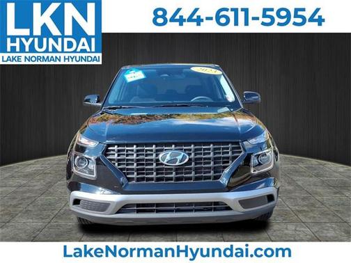 2023 Hyundai VENUE SE