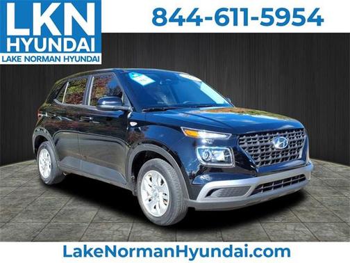 2023 Hyundai VENUE SE