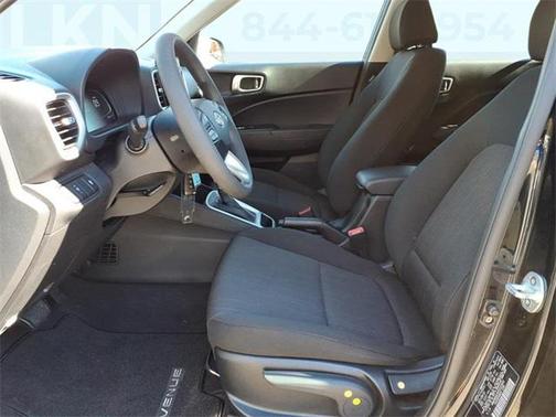 2023 Hyundai VENUE SE