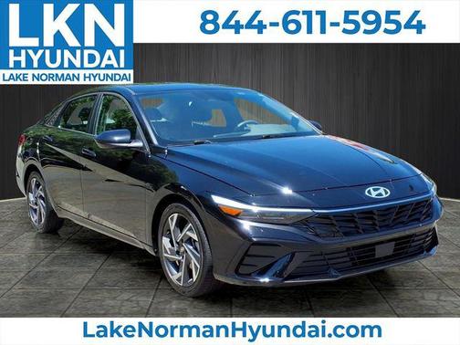 Abyss Black 2025 Hyundai ELANTRA SEL