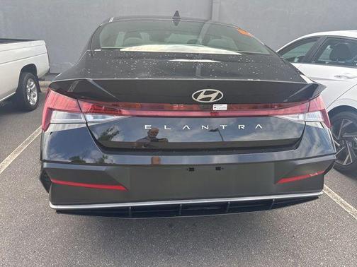 Abyss Black 2025 Hyundai ELANTRA SEL