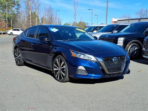 2022 Nissan Altima SR FWD