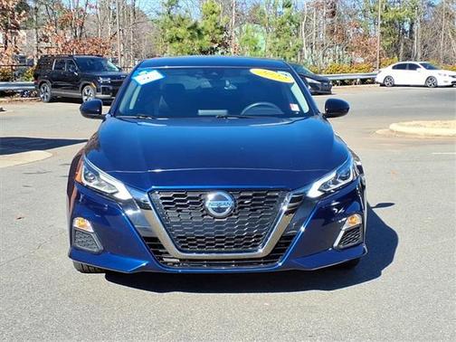 2022 Nissan Altima SR FWD