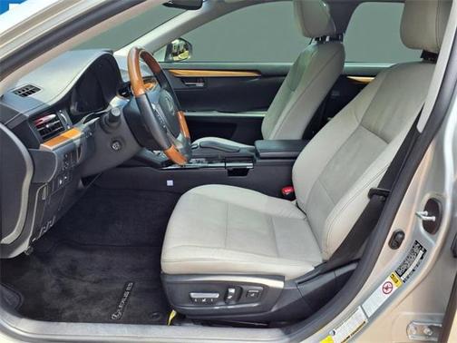 2013 Lexus ES 300h Base