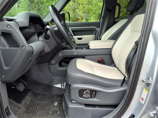 2023 Land Rover Defender 130 X-Dynamic SE