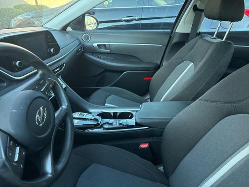 2020 Hyundai SONATA SE