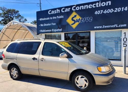 2001 Toyota Sienna LE