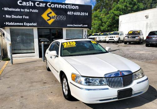2000 Lincoln Town Car Signature
