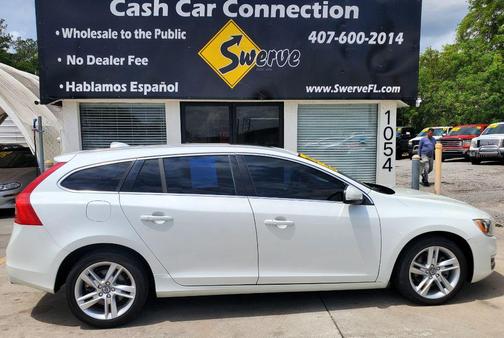 WHITE 2015 Volvo V60 T5 Premier