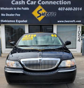 2005 Lincoln Town Car Signature