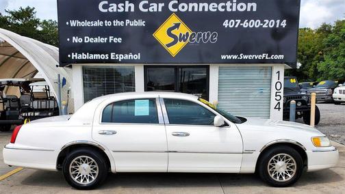 2001 Lincoln Town Car Signature