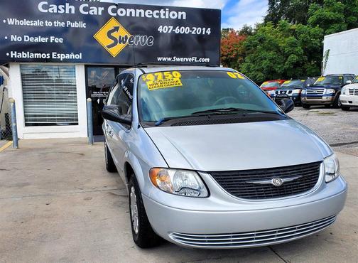 2002 Chrysler Town & Country LX