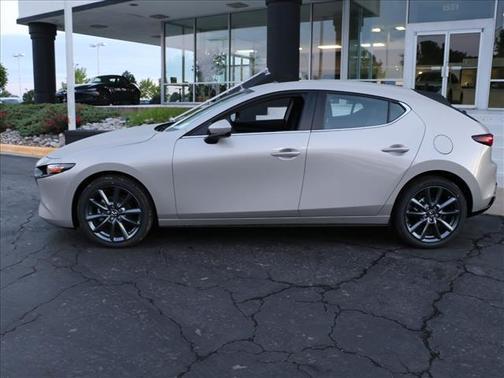 Platinum Quartz Metallic 2026 Mazda Mazda3 FWD w/Preferred Package