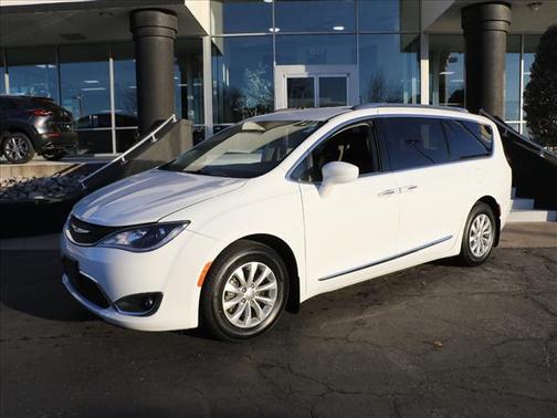 2018 Chrysler Pacifica Touring-L