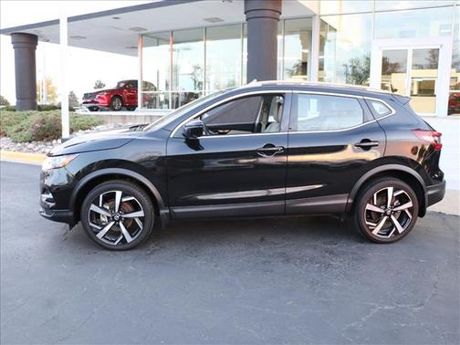 2022 Nissan Rogue Sport SL