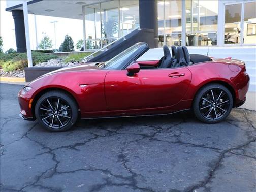 Soul Red Crystal Metallic 2026 Mazda MX-5 Miata Grand Touring