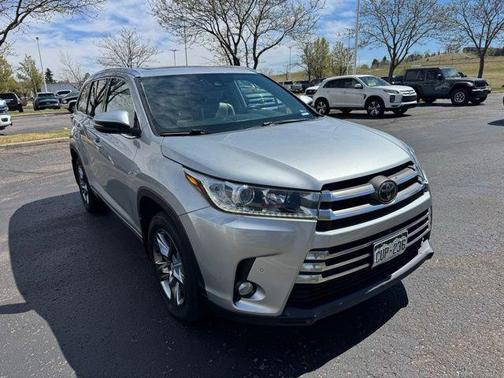 Celestial Silver Metallic 2018 Toyota Highlander Limited Platinum