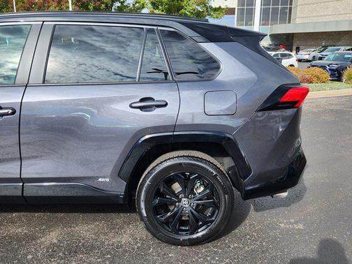 2025 Toyota RAV4 Hybrid SE