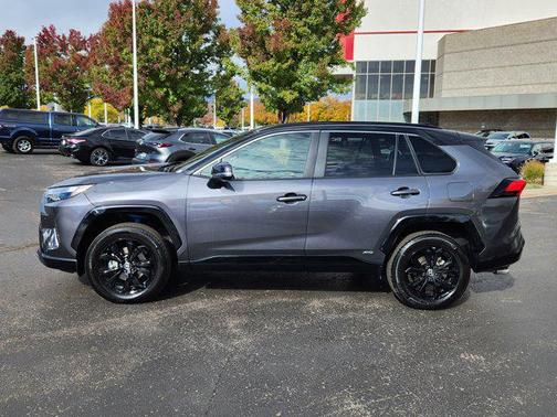 2025 Toyota RAV4 Hybrid SE