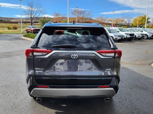 2025 Toyota RAV4 Hybrid SE