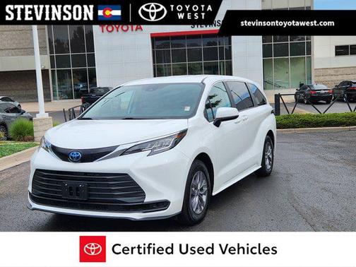 2023 Toyota Sienna LE