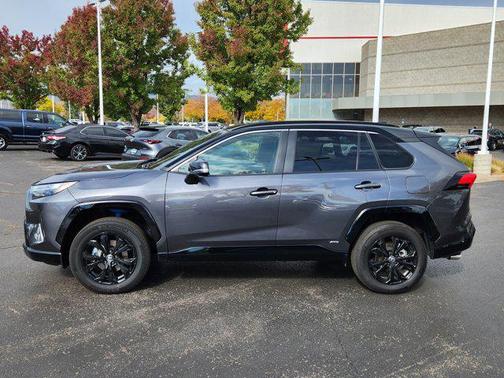2025 Toyota RAV4 Hybrid SE