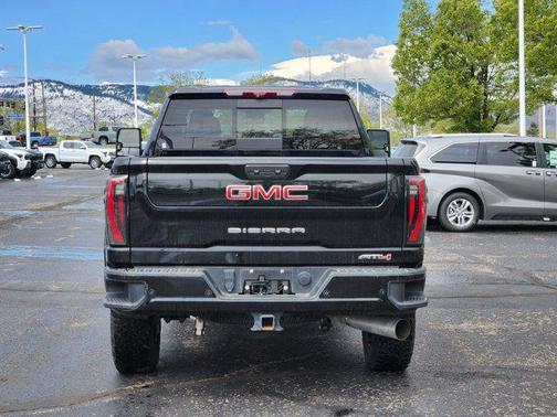 Onyx Black 2024 GMC Sierra 2500 AT4
