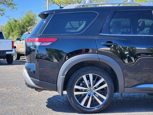 Super Black 2023 Nissan Pathfinder Platinum 4WD