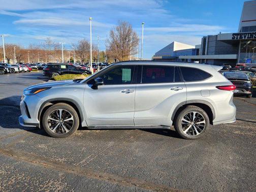 2022 Toyota Highlander XSE